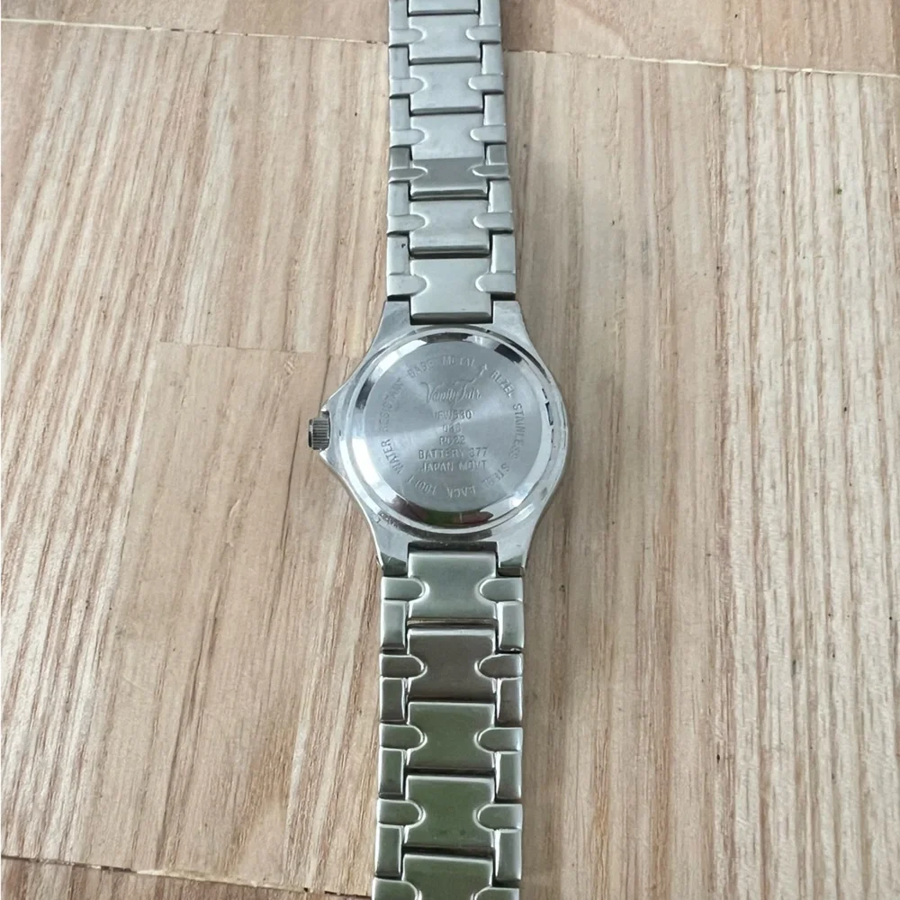 Vanity fair ladies lavender purple silver tone dress watch NEW BATTERY